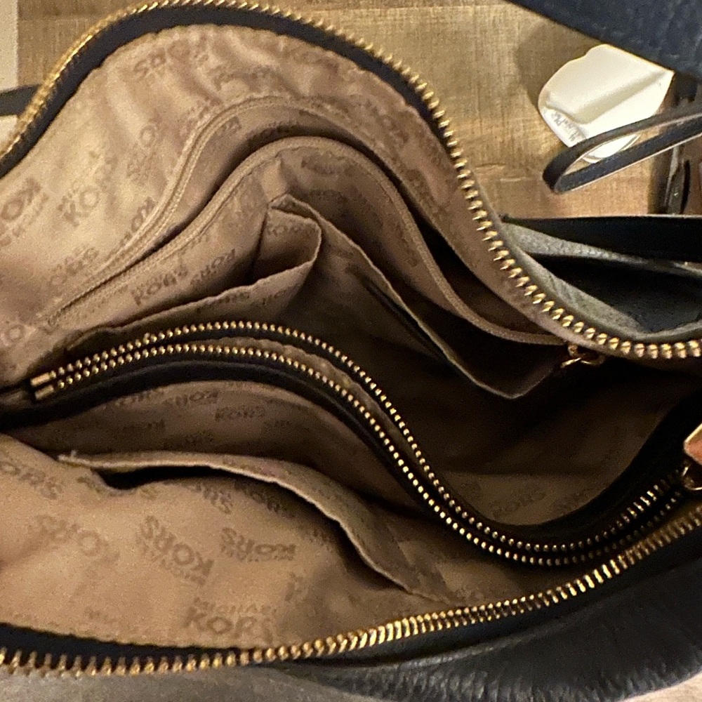 Micheal kors purse